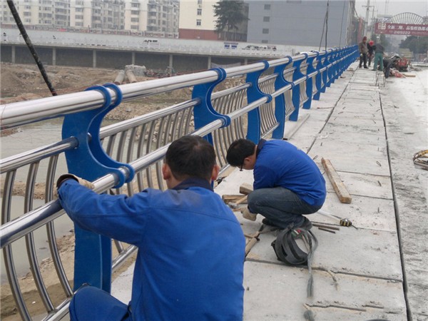 宿州不锈钢桥梁护栏除锈维护的重要性及其方法